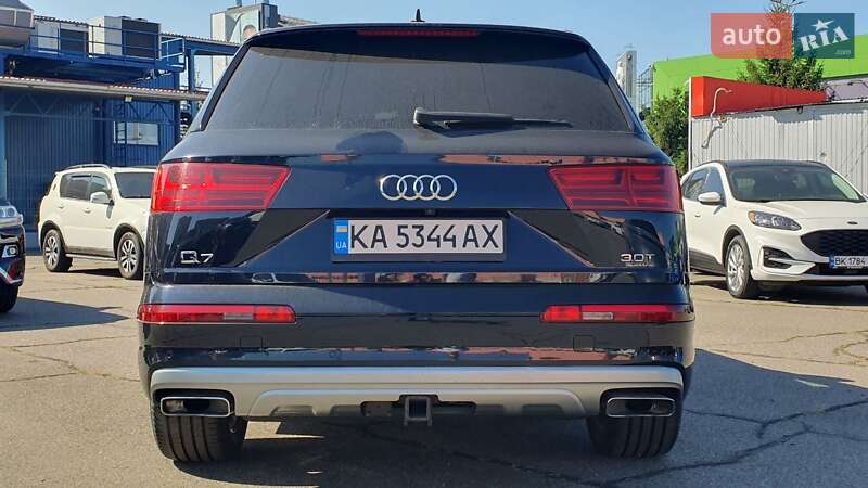 Позашляховик / Кросовер Audi Q7 2016 в Києві