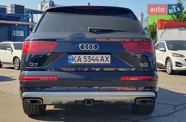 Внедорожник / Кроссовер Audi Q7 2016 в 