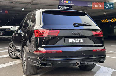 Внедорожник / Кроссовер Audi Q7 2017 в 
