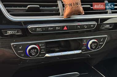 Внедорожник / Кроссовер Audi Q7 2017 в 