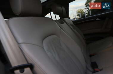 Позашляховик / Кросовер Audi Q7 2015 в  фото 66 Позашляховик / Кросовер Audi Q7 2015 в