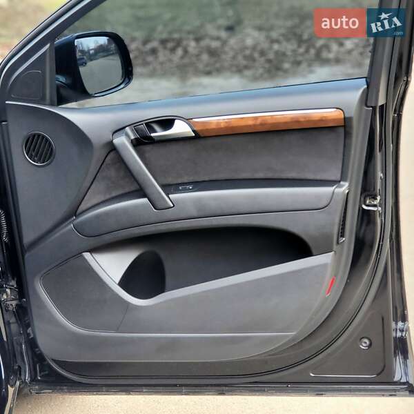 Позашляховик / Кросовер Audi Q7 2013 в Києві