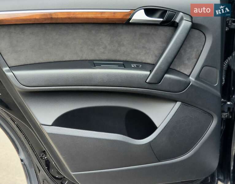 Позашляховик / Кросовер Audi Q7 2013 в Києві