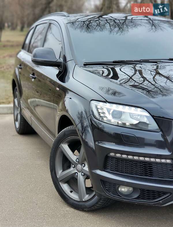 Позашляховик / Кросовер Audi Q7 2013 в Києві
