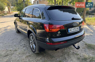 Позашляховик / Кросовер Audi Q7 2007 в 