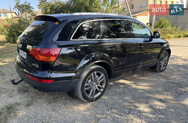 Позашляховик / Кросовер Audi Q7 2007 в 