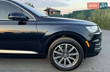 Позашляховик / Кросовер Audi Q7 2017 в 