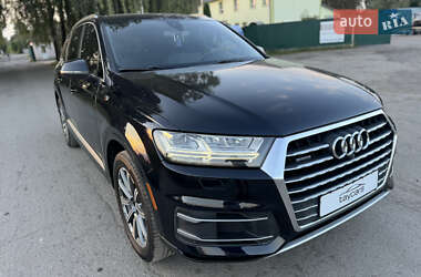 Позашляховик / Кросовер Audi Q7 2017 в 