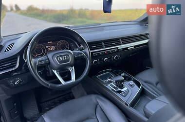 Позашляховик / Кросовер Audi Q7 2017 в 