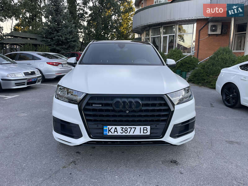 Внедорожник / Кроссовер Audi Q7 2017 в Киеве