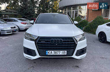 Позашляховик / Кросовер Audi Q7 2017 в 