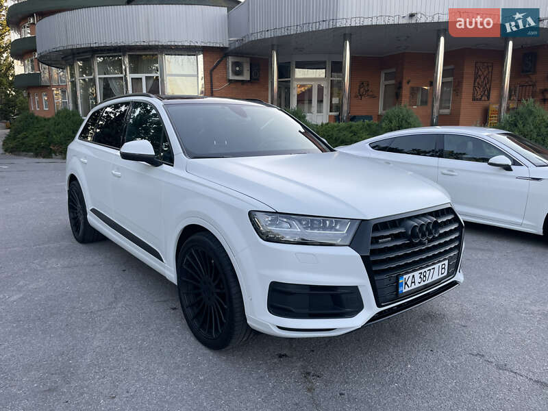 Внедорожник / Кроссовер Audi Q7 2017 в Киеве