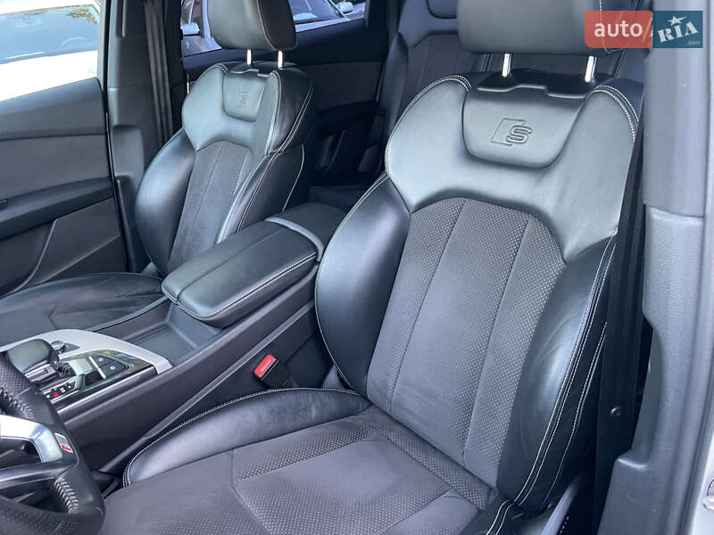 Внедорожник / Кроссовер Audi Q7 2017 в Киеве