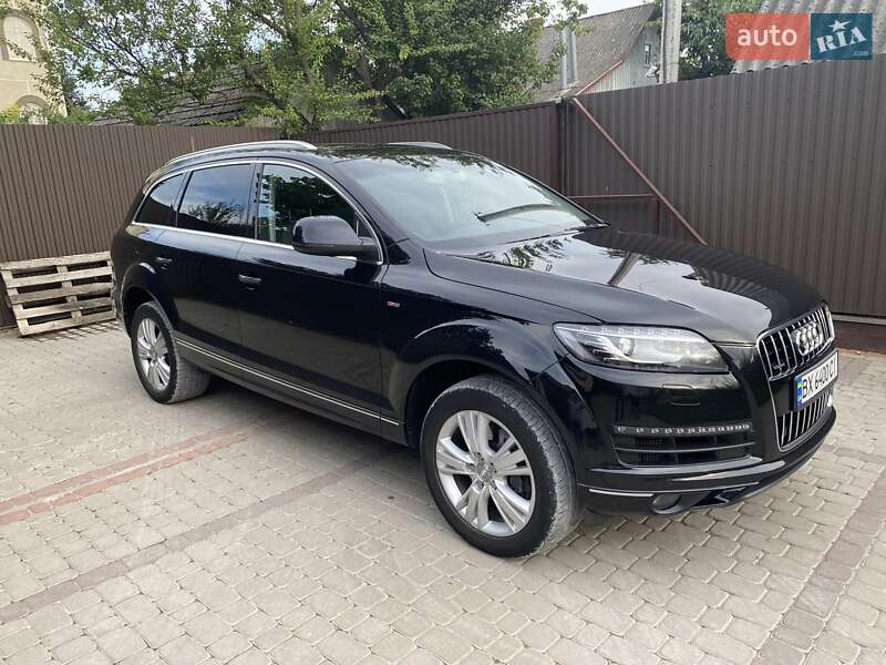 Позашляховик / Кросовер Audi Q7 2013 в 
