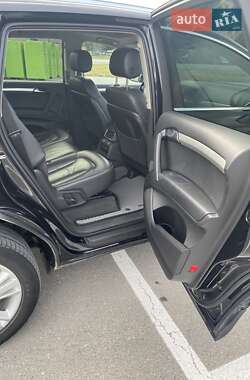 Позашляховик / Кросовер Audi Q7 2013 в 