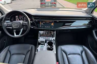 Внедорожник / Кроссовер Audi Q7 2020 в 