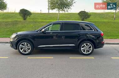 Внедорожник / Кроссовер Audi Q7 2020 в 