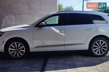 Внедорожник / Кроссовер Audi Q7 2017 в 