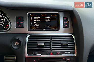 Позашляховик / Кросовер Audi Q7 2012 в 