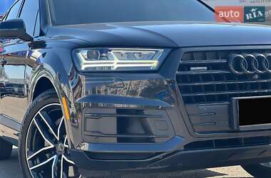Внедорожник / Кроссовер Audi Q7 2016 в 