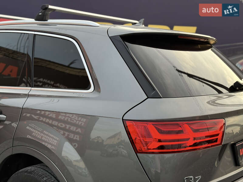 Позашляховик / Кросовер Audi Q7 2017 в Стрию