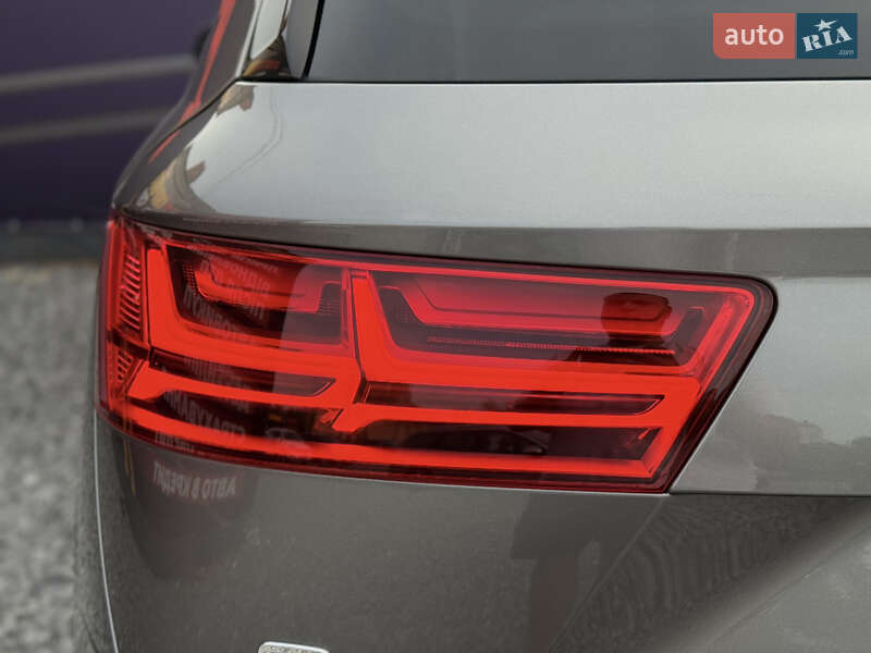 Позашляховик / Кросовер Audi Q7 2017 в Стрию