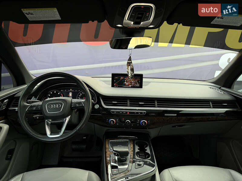 Позашляховик / Кросовер Audi Q7 2017 в Стрию