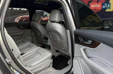 Позашляховик / Кросовер Audi Q7 2017 в 