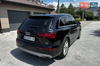 Позашляховик / Кросовер Audi Q7 2015 в 