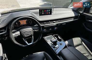 Позашляховик / Кросовер Audi Q7 2015 в 