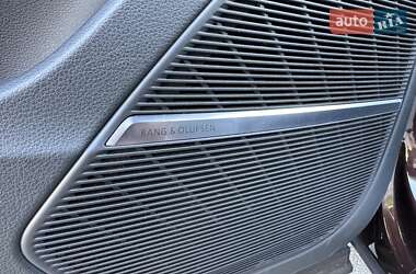 Позашляховик / Кросовер Audi Q7 2022 в 
