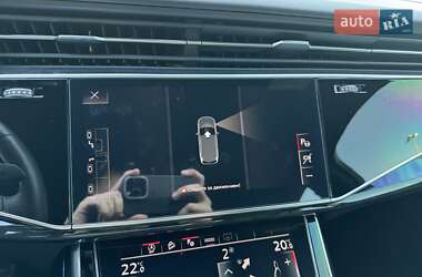 Позашляховик / Кросовер Audi Q7 2022 в 