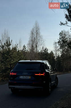 Внедорожник / Кроссовер Audi Q7 2017 в 