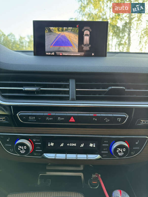 Внедорожник / Кроссовер Audi Q7 2017 в Рокитном