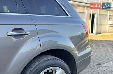 Позашляховик / Кросовер Audi Q7 2012 в 