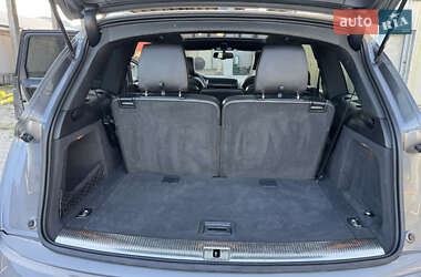 Позашляховик / Кросовер Audi Q7 2012 в 