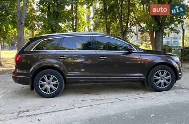 Внедорожник / Кроссовер Audi Q7 2010 в 