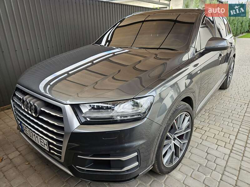 Позашляховик / Кросовер Audi Q7 2018 в Дніпрі