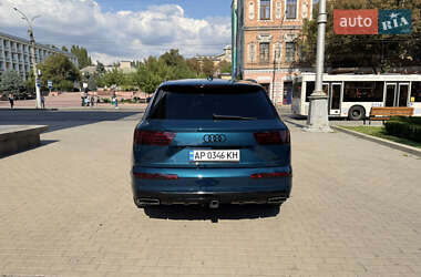 Позашляховик / Кросовер Audi Q7 2018 в 