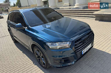 Позашляховик / Кросовер Audi Q7 2018 в 