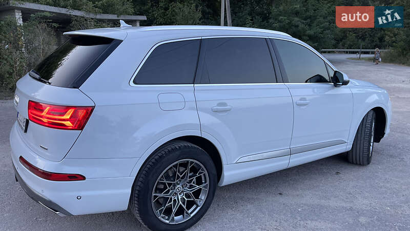 Позашляховик / Кросовер Audi Q7 2019 в Тернополі