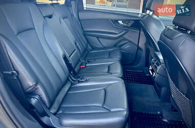 Внедорожник / Кроссовер Audi Q7 2017 в 