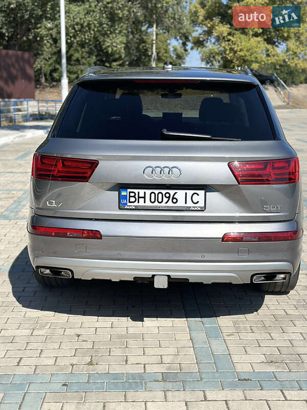 Позашляховик / Кросовер Audi Q7 2015 в Ізмаїлі