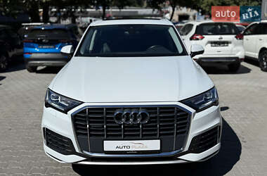Позашляховик / Кросовер Audi Q7 2022 в 
