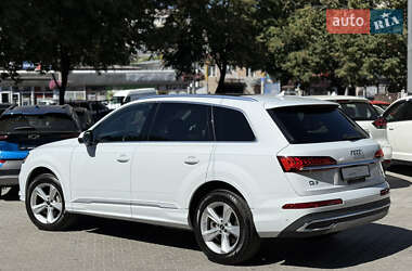 Позашляховик / Кросовер Audi Q7 2022 в 