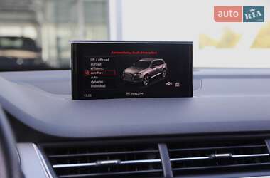 Позашляховик / Кросовер Audi Q7 2017 в 