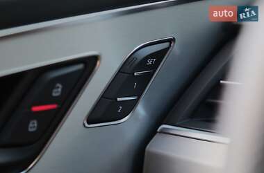 Позашляховик / Кросовер Audi Q7 2017 в 