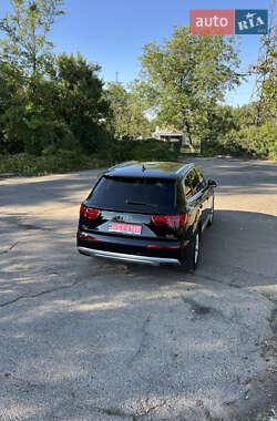 Внедорожник / Кроссовер Audi Q7 2018 в 