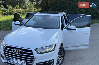 Позашляховик / Кросовер Audi Q7 2019 в 