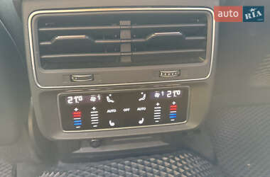 Внедорожник / Кроссовер Audi Q7 2020 в 